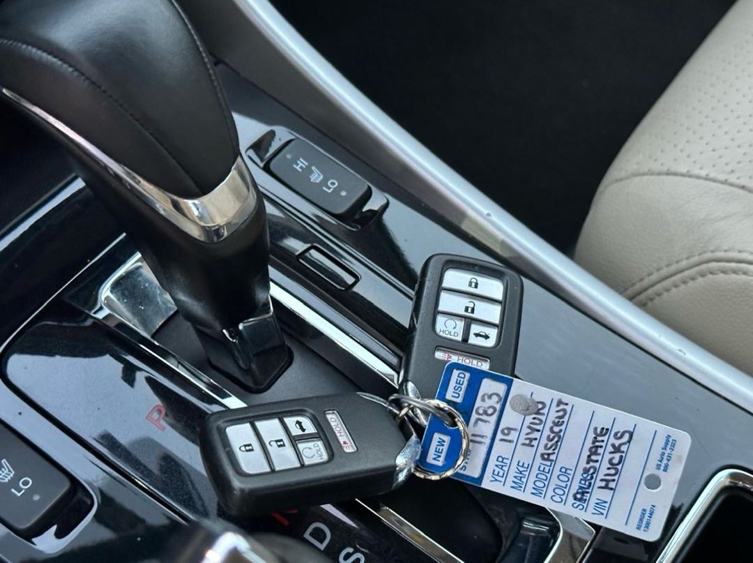Car Image 2017 HONDA ACCORD EXL