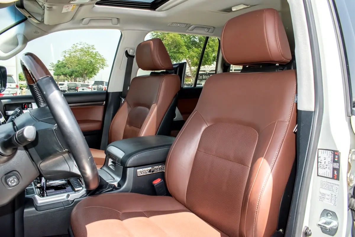 Car Image 2021 TOYOTA LAND CRUISER VX.R