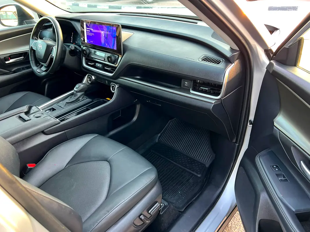 Car Image 2024 TOYOTA Grand Highlander XLE