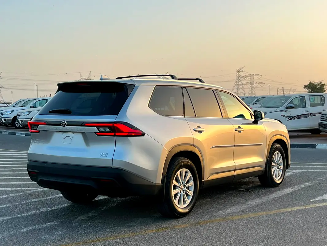 Car Image 2024 TOYOTA Grand Highlander XLE