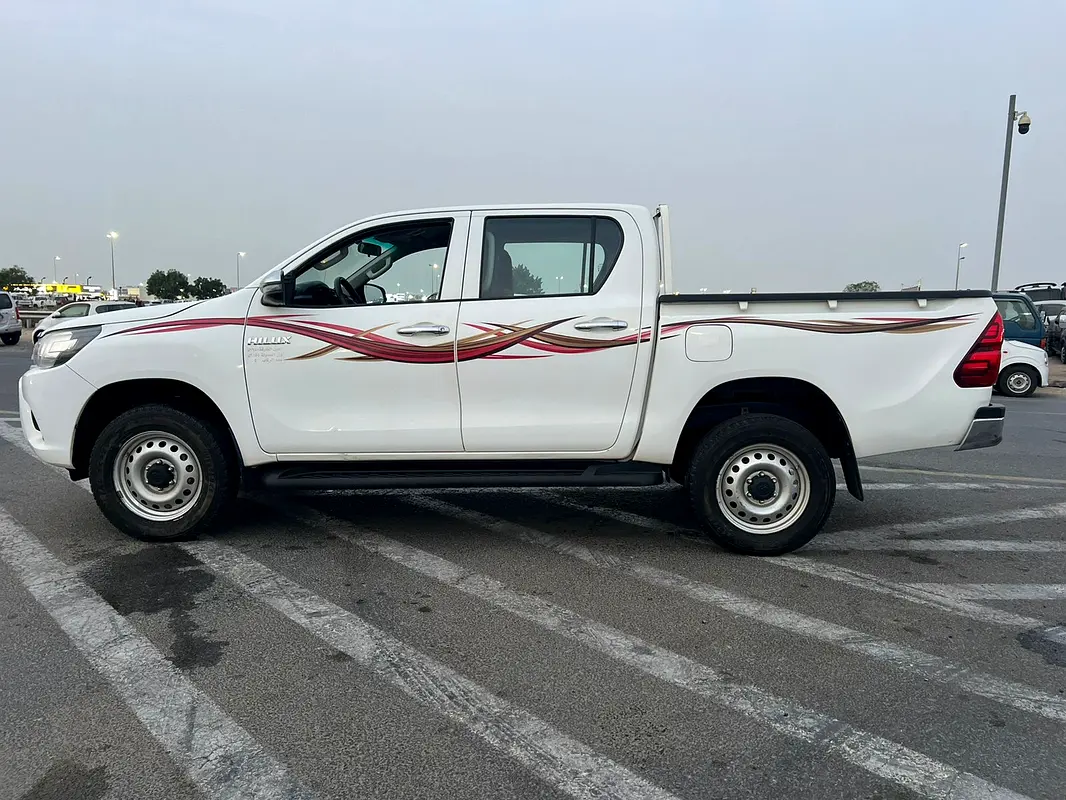 Car Image 2023 TOYOTA HILUX Double Cab Base