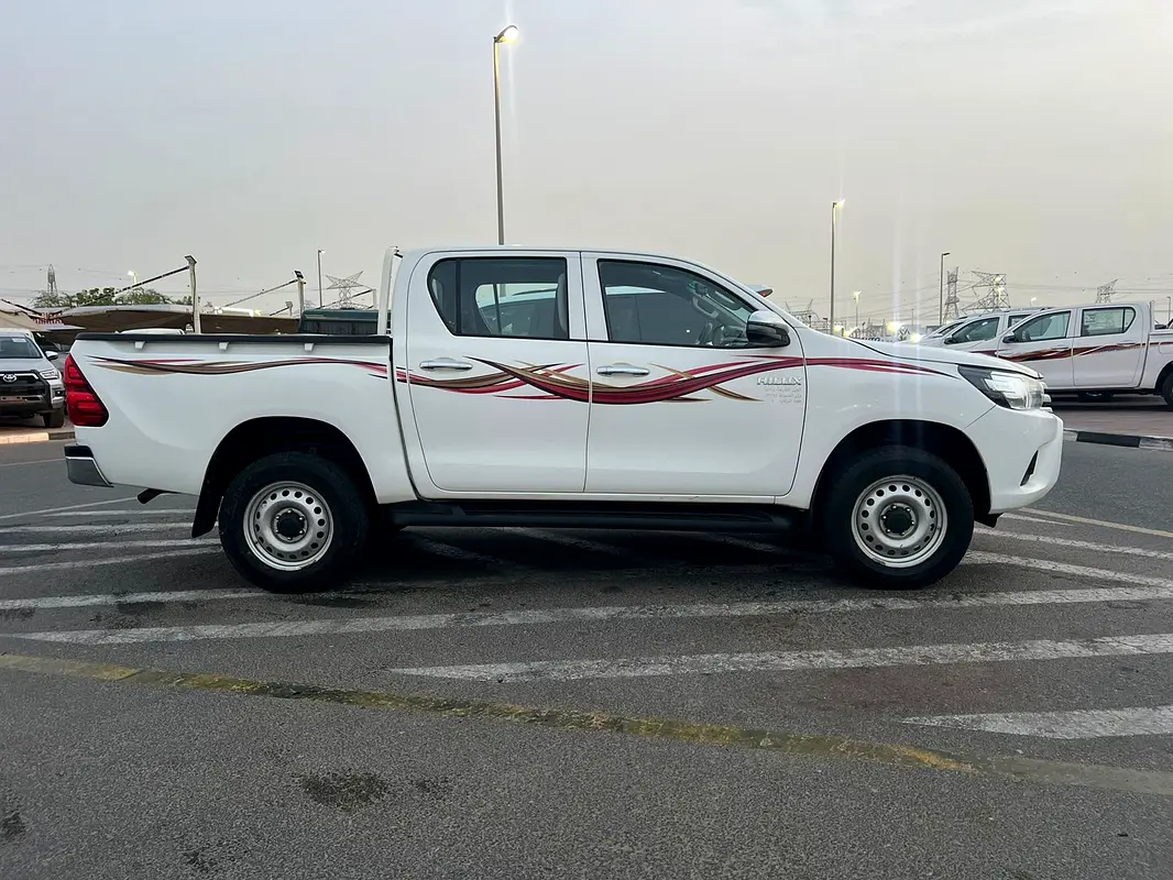 Car Image 2023 TOYOTA HILUX Double Cab Base