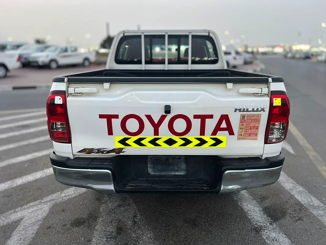 Car Image 2023 TOYOTA HILUX Double Cab Base