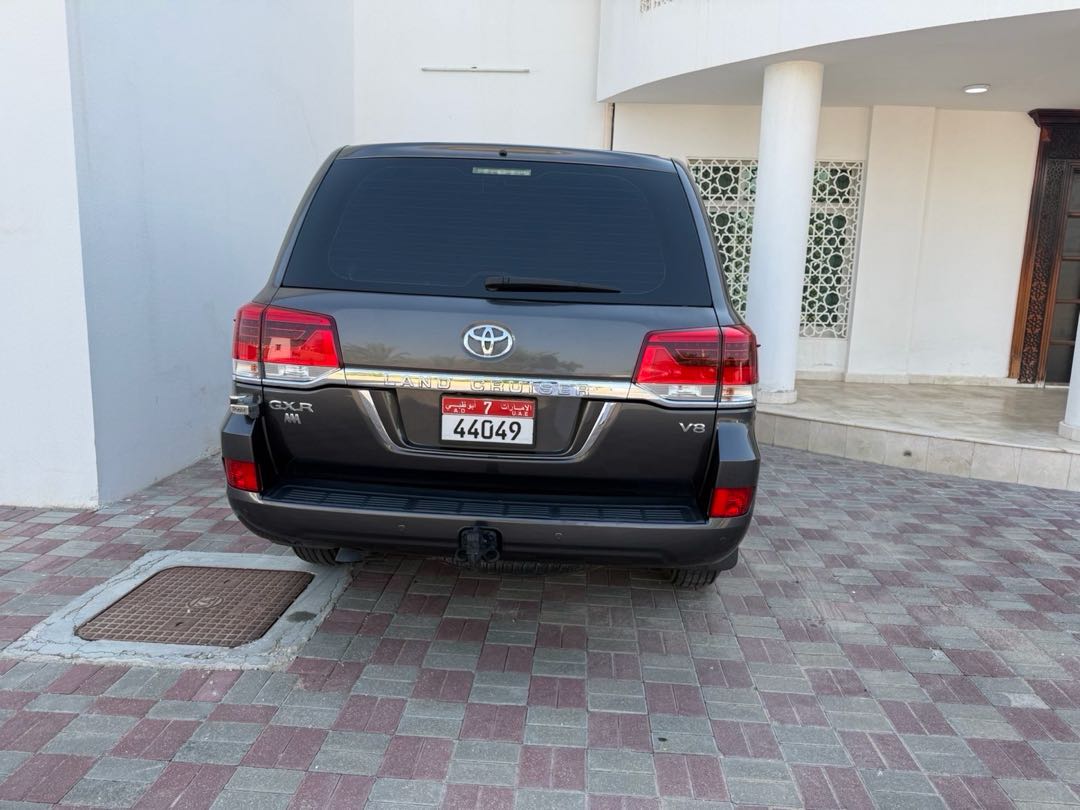 Car Image 2018 TOYOTA LAND CRUISER GX.R