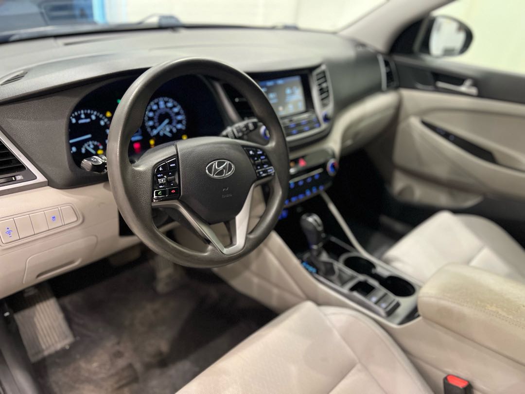 Car Image 2018 HYUNDAI TUCSON SE