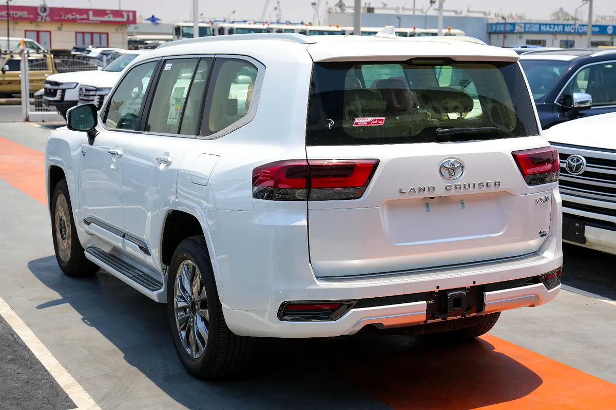 Car Image 2025 TOYOTA LAND CRUISER VX.R