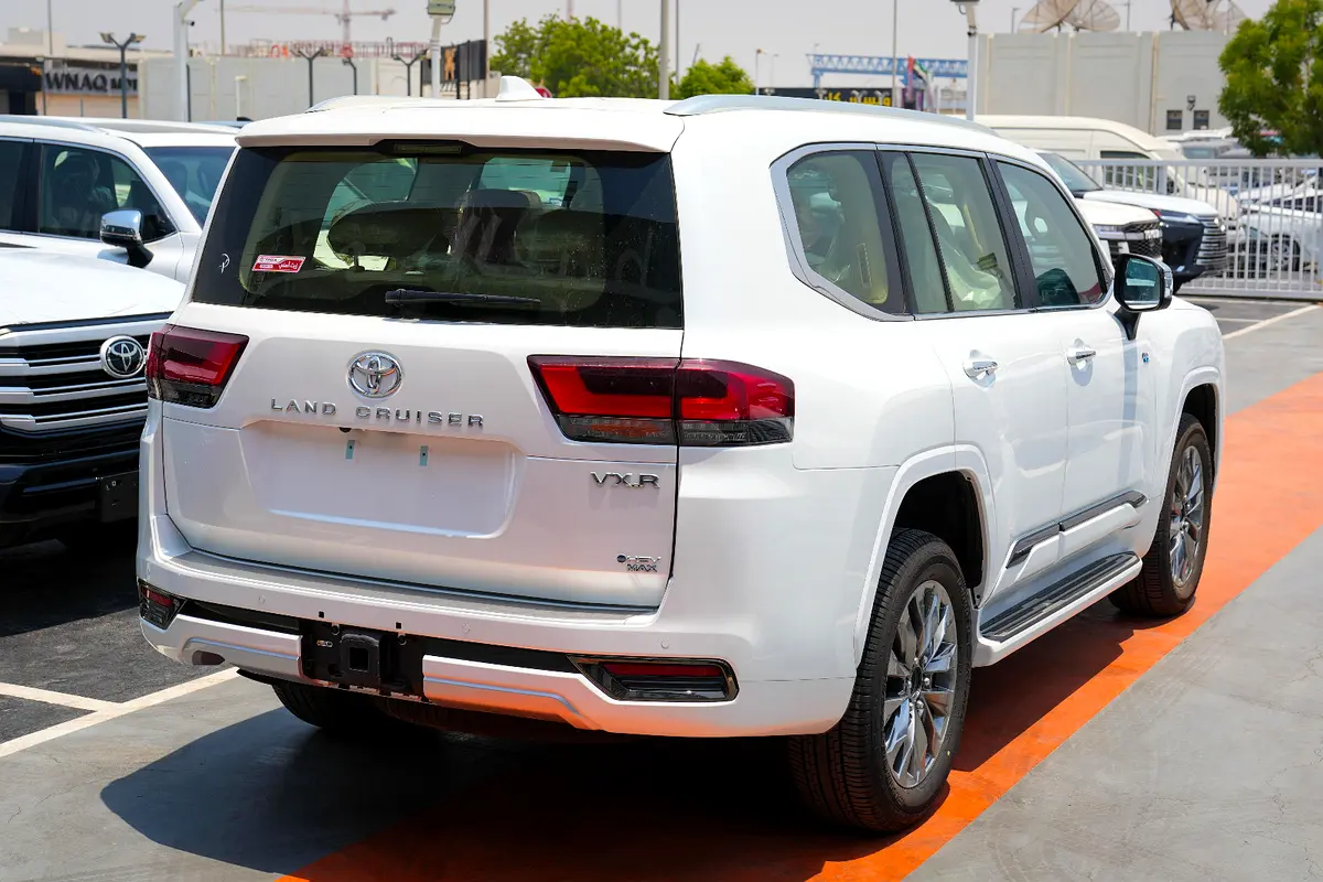 Car Image 2025 TOYOTA LAND CRUISER VX.R