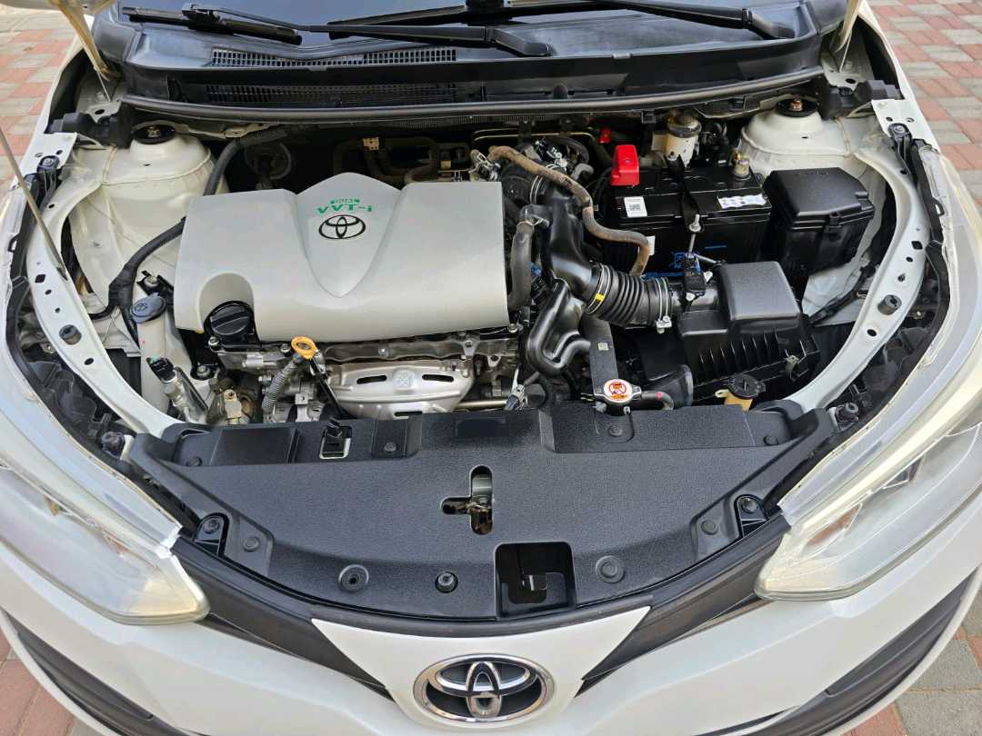 Car Image 2020 TOYOTA YARIS SE
