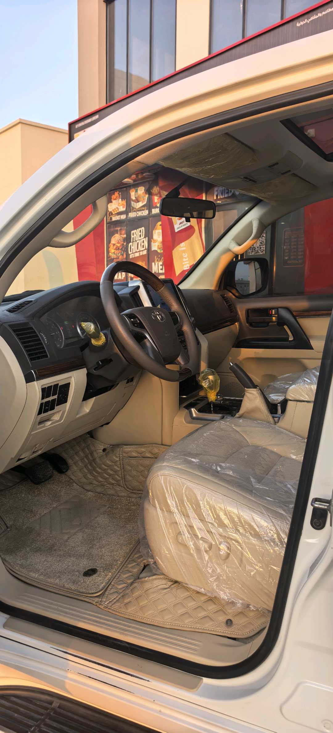 Car Image 2016 TOYOTA LAND CRUISER GX.R