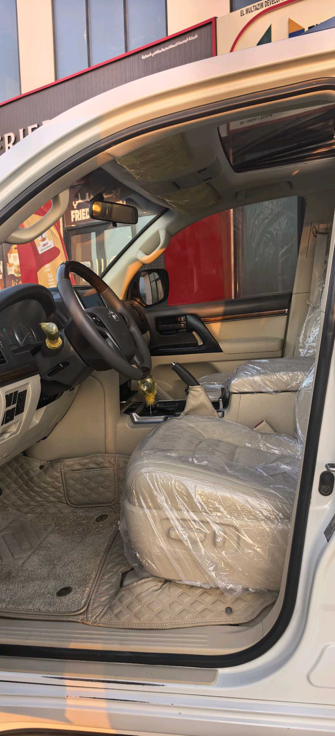 Car Image 2016 TOYOTA LAND CRUISER GX.R