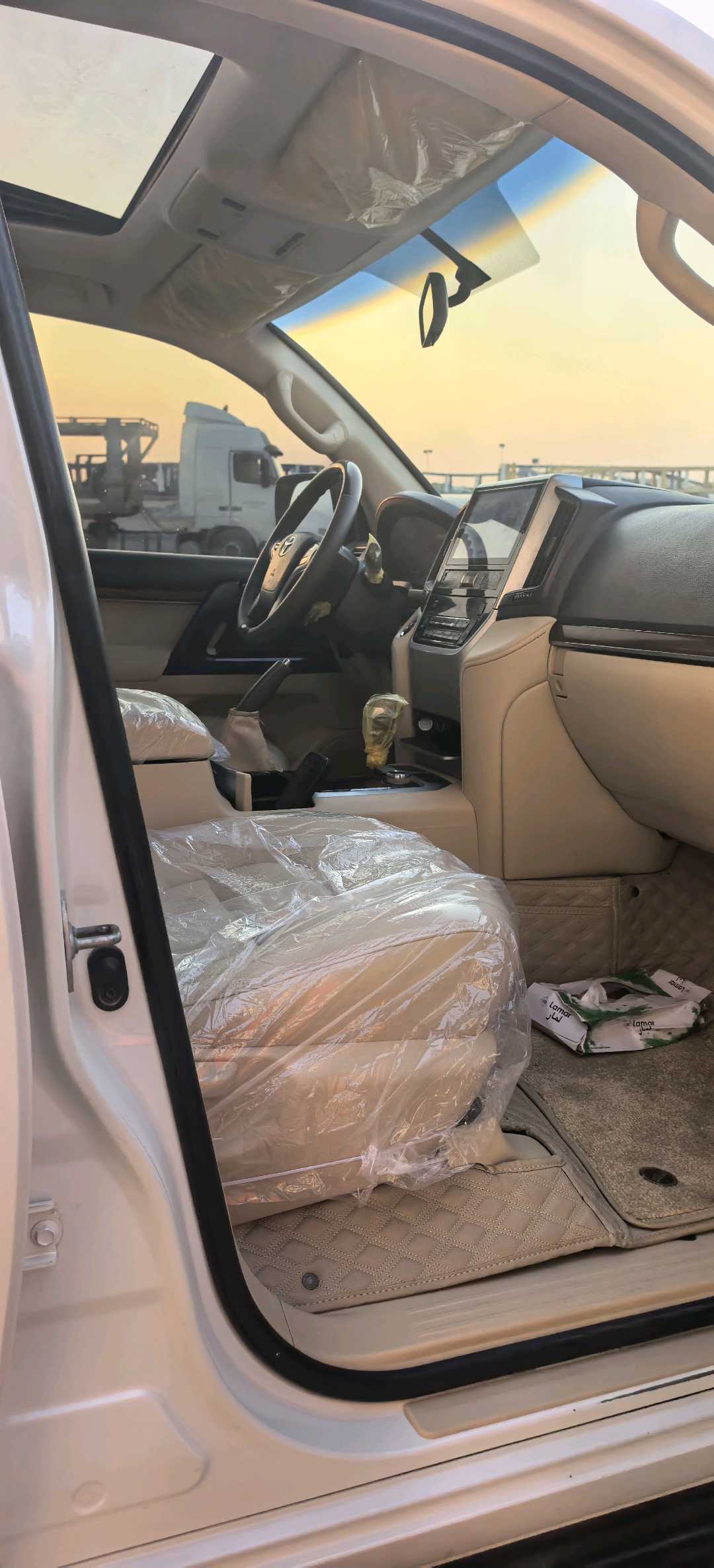 Car Image 2016 TOYOTA LAND CRUISER GX.R