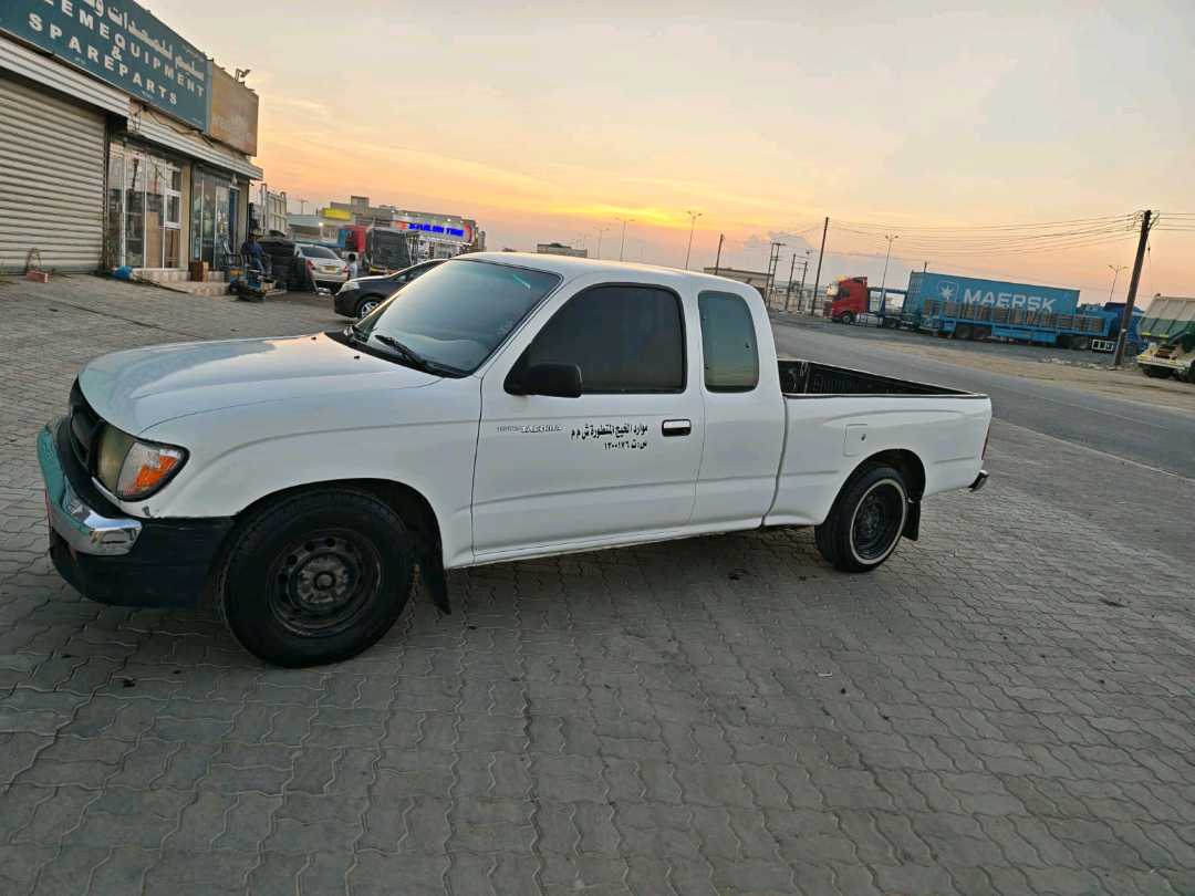 Car Image 1998 TOYOTA TACOMA 