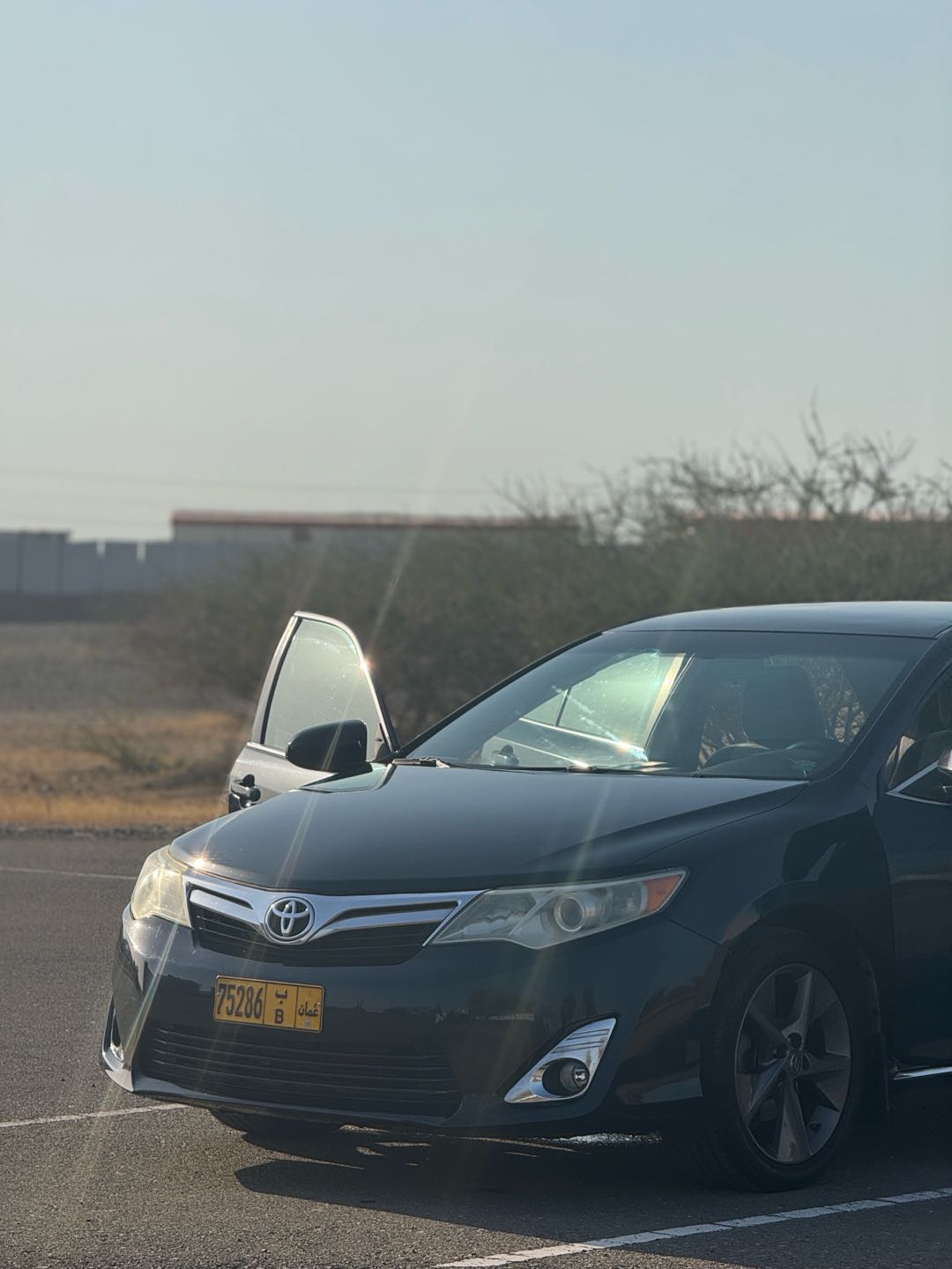 Car Image 2014 TOYOTA CAMRY LE