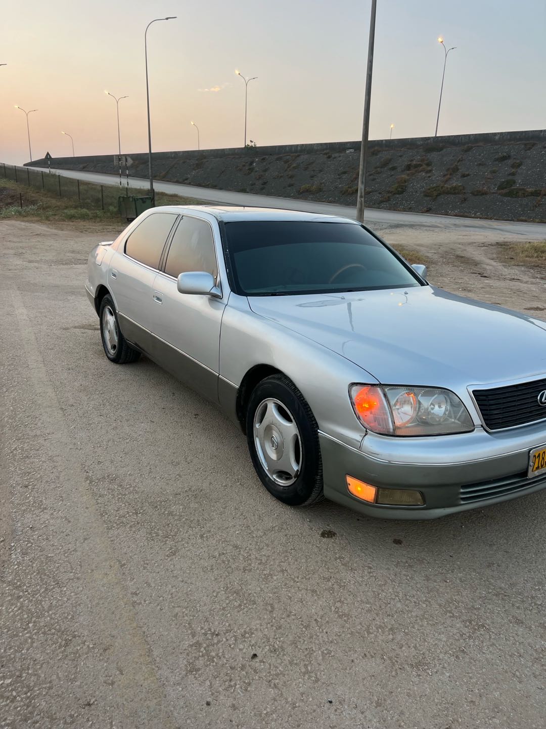 Car Image 1998 LEXUS LS 400