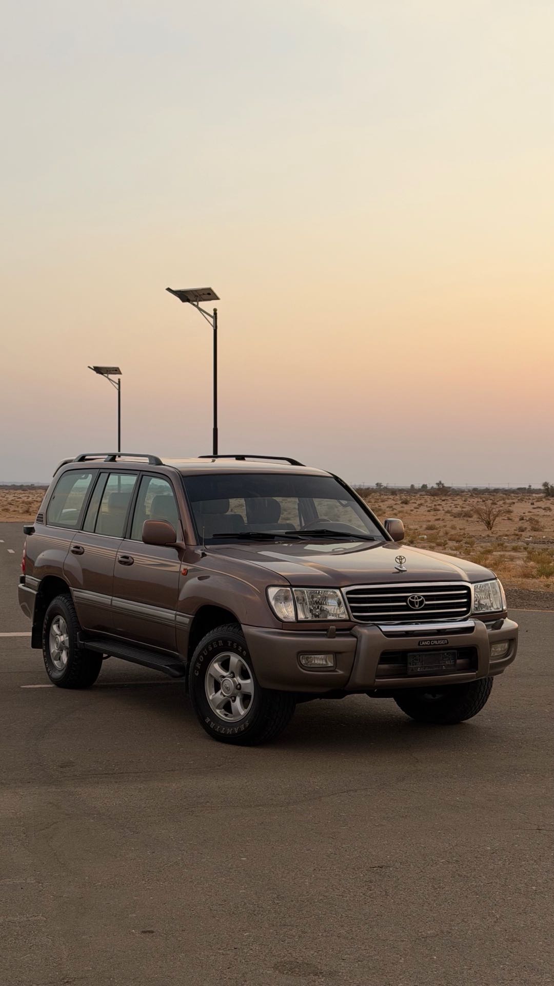 Car Image 1999 TOYOTA LAND CRUISER VX.R