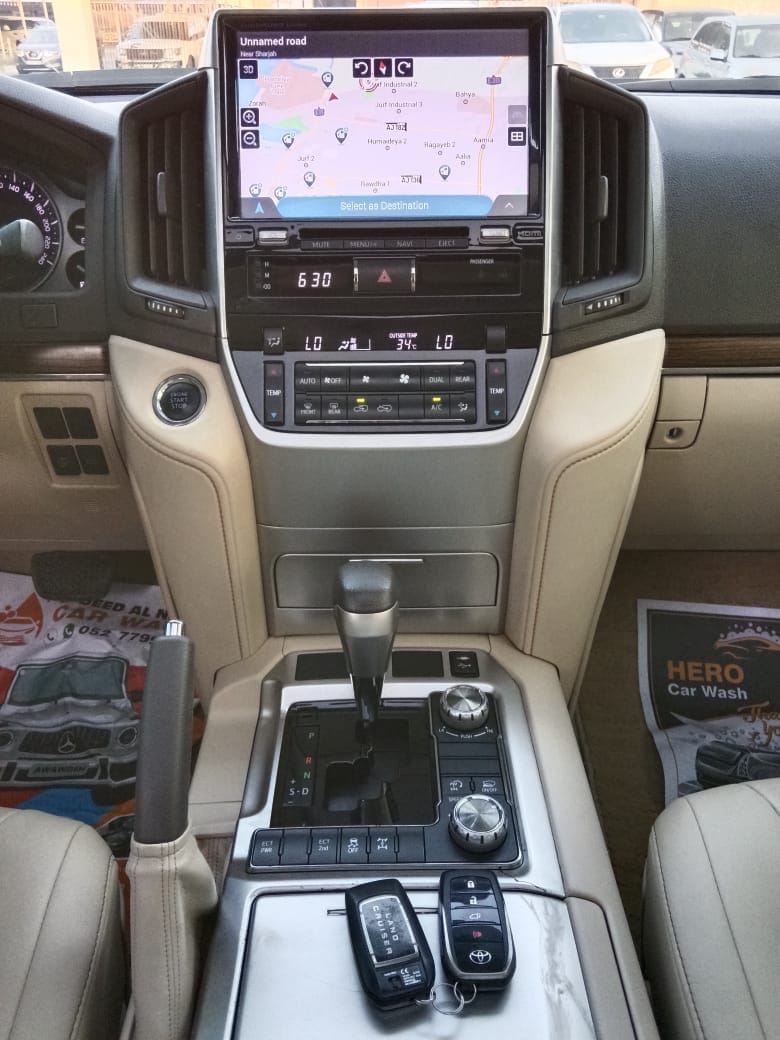 Car Image 2019 TOYOTA LAND CRUISER GX.R