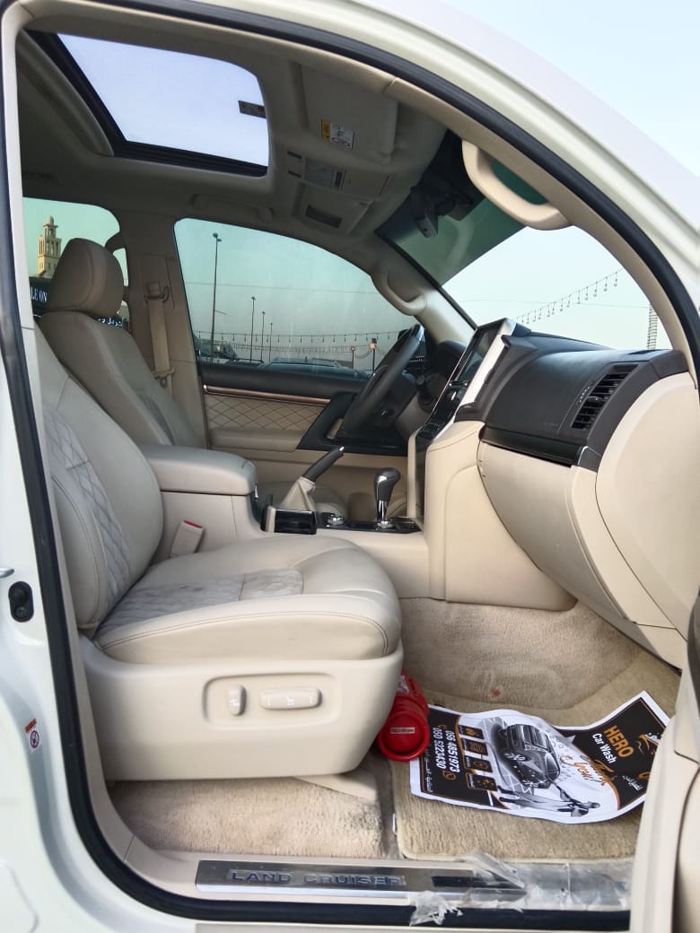 Car Image 2019 TOYOTA LAND CRUISER GX.R