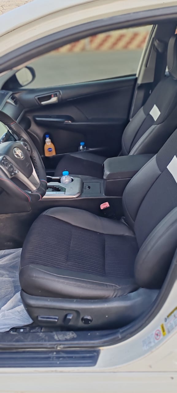 Car Image 2013 TOYOTA CAMRY SE