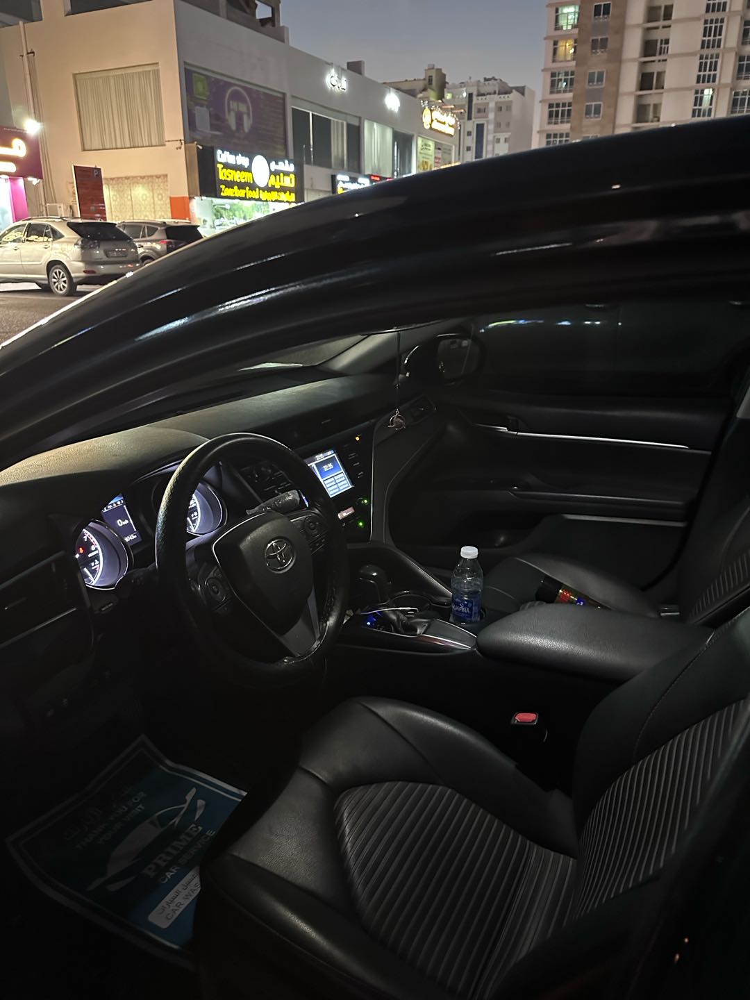 Car Image 2018 TOYOTA CAMRY SE