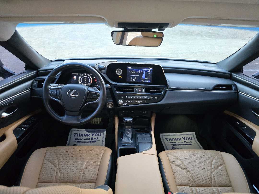 Car Image 2022 LEXUS ES 350