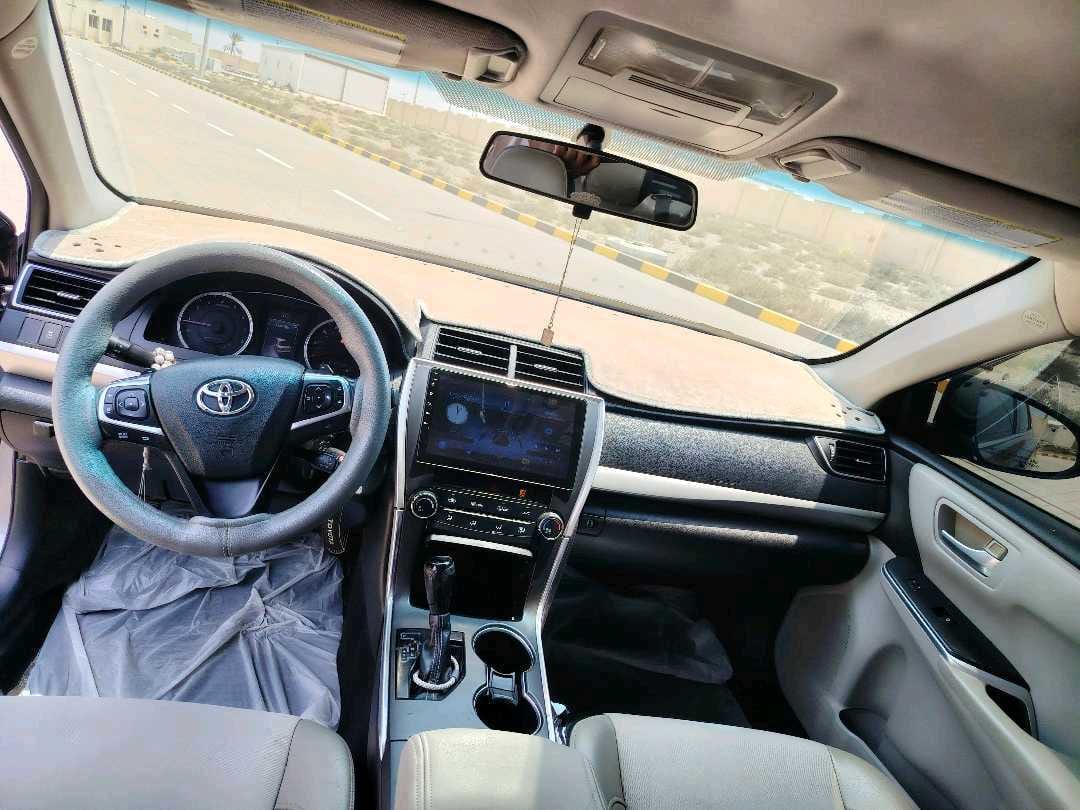 Car Image 2015 TOYOTA CAMRY SE