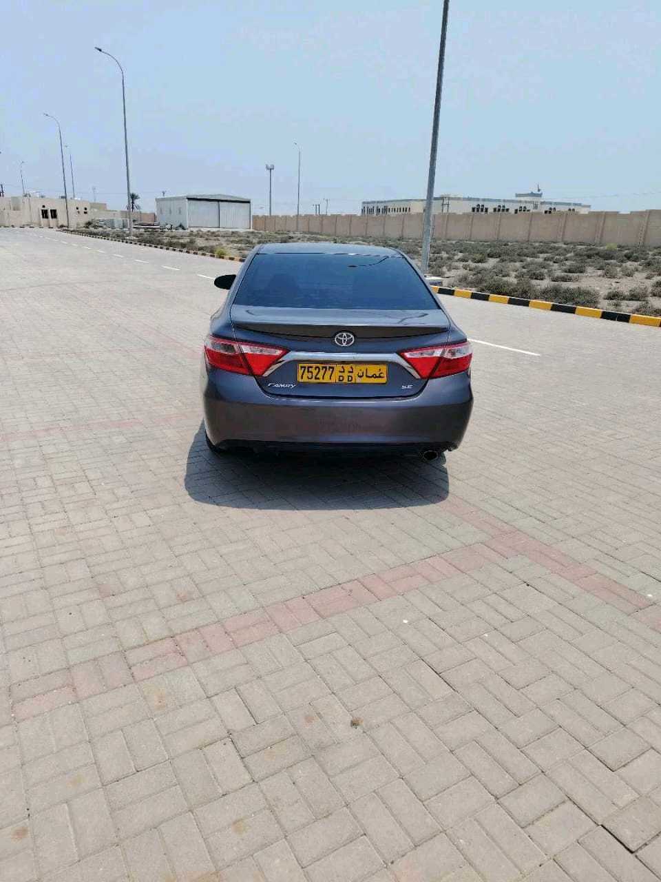 Car Image 2015 TOYOTA CAMRY SE