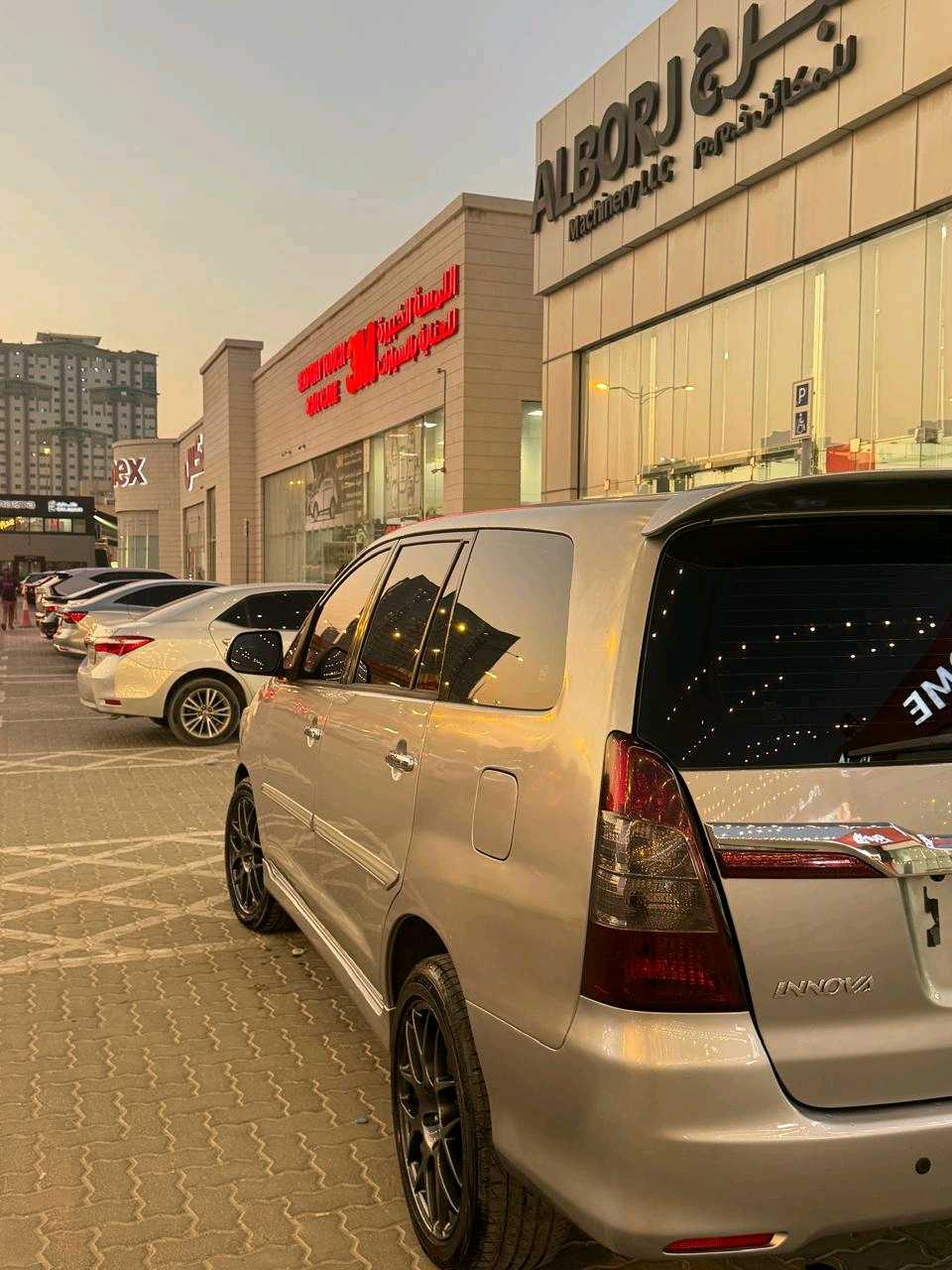 Car Image 2015 TOYOTA INNOVA G