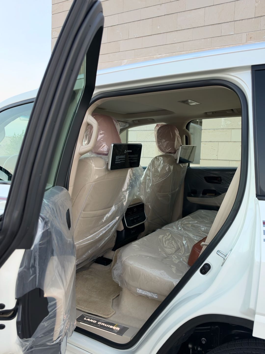 Car Image 2023 TOYOTA LAND CRUISER GX.R