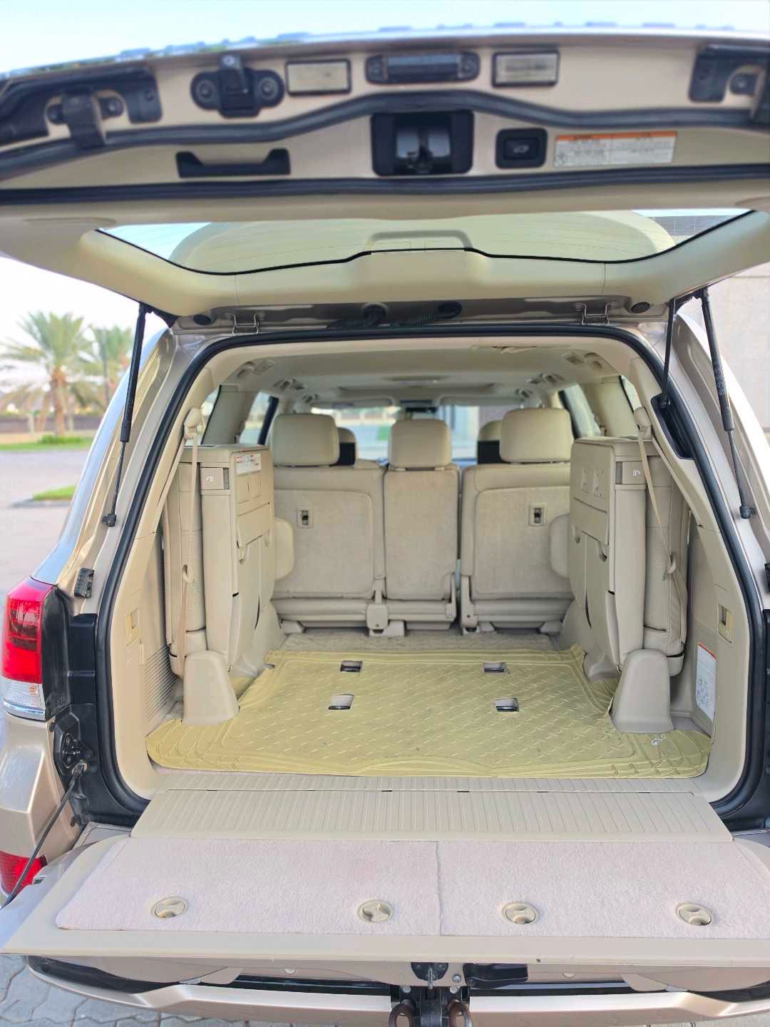 Car Image 2018 TOYOTA LAND CRUISER VX.S
