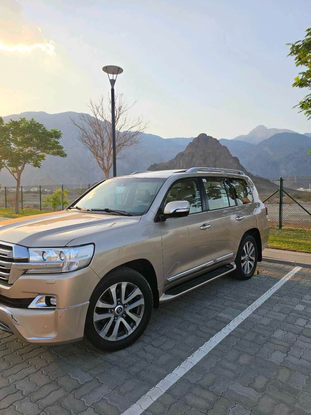 Car Image 2018 TOYOTA LAND CRUISER VX.S