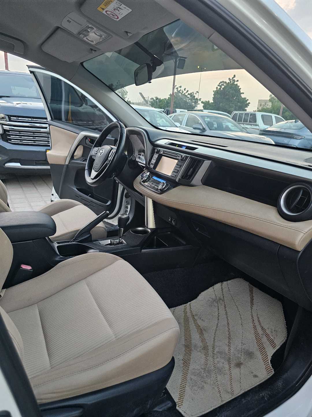 Car Image 2014 TOYOTA RAV4 EX