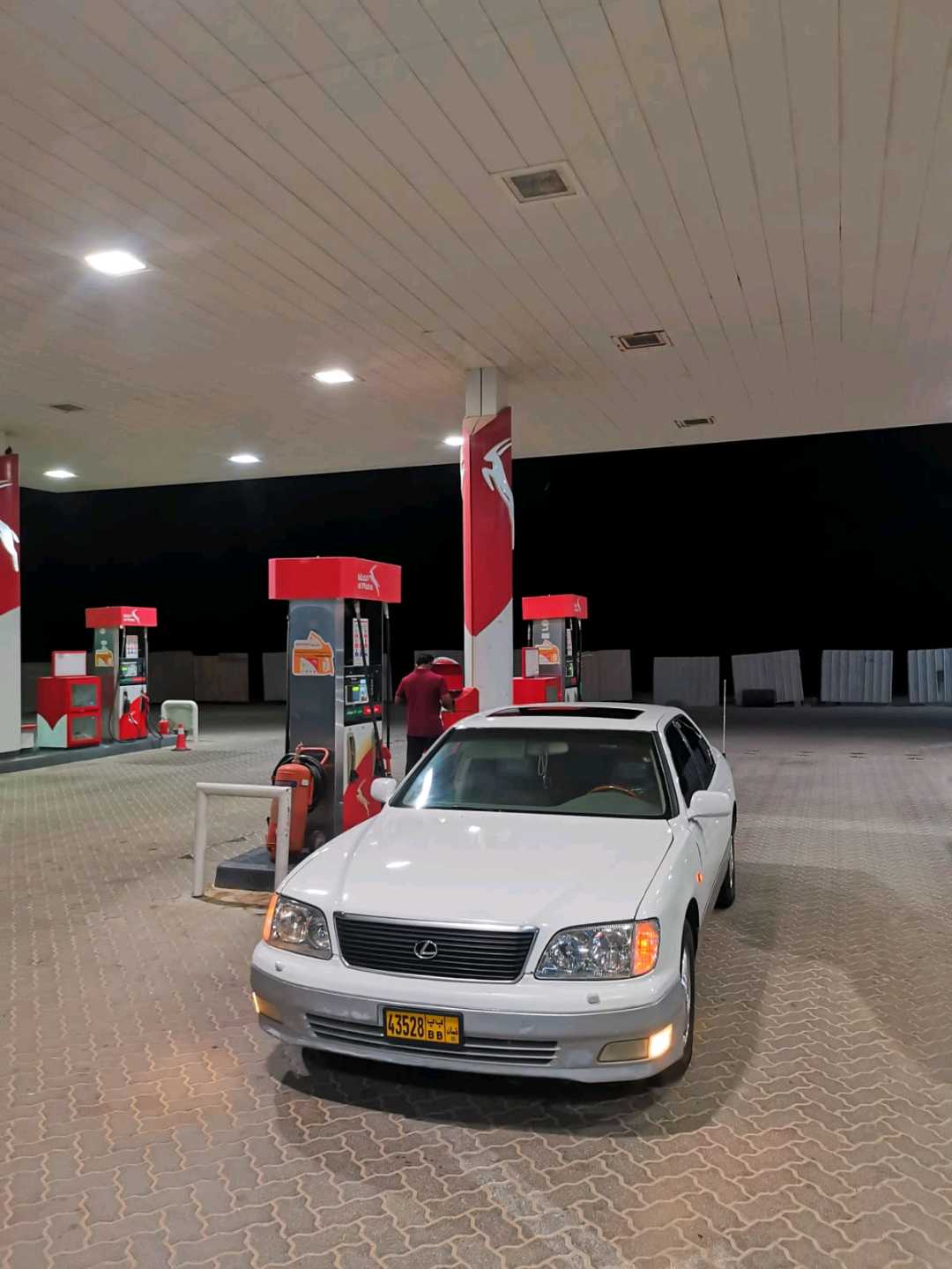 Car Image 2000 LEXUS LS 