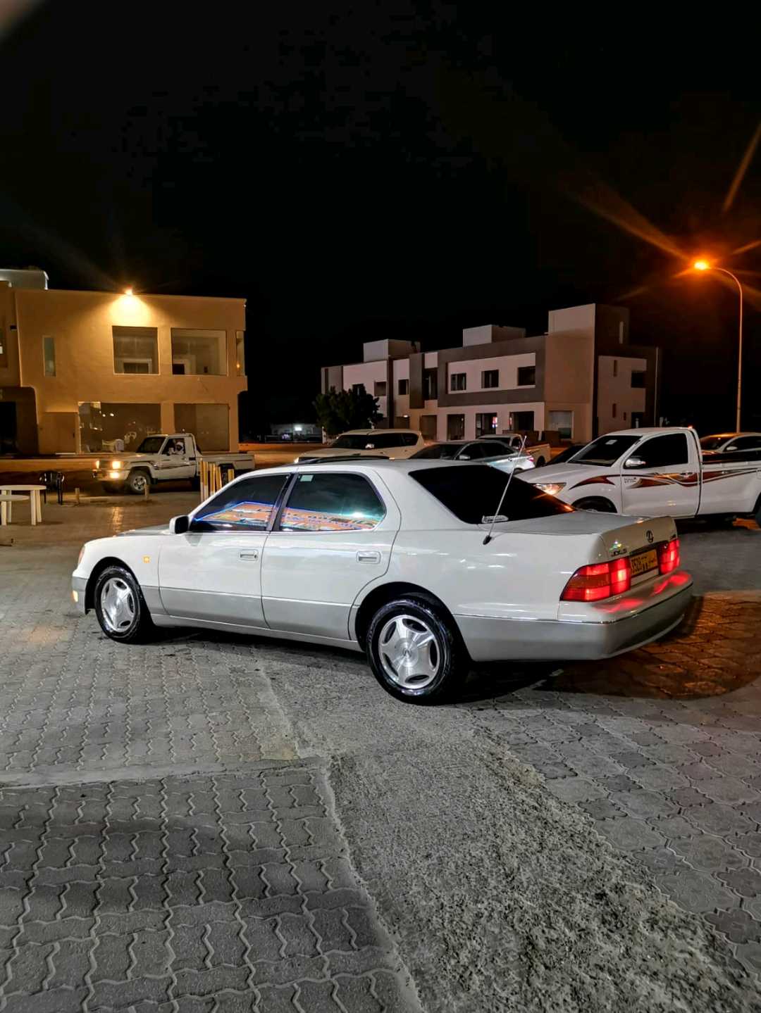 Car Image 2000 LEXUS LS 