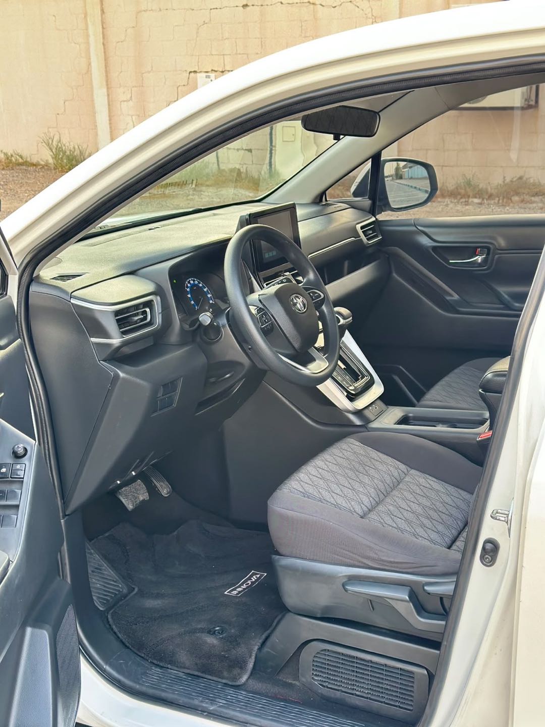 Car Image 2024 TOYOTA INNOVA 
