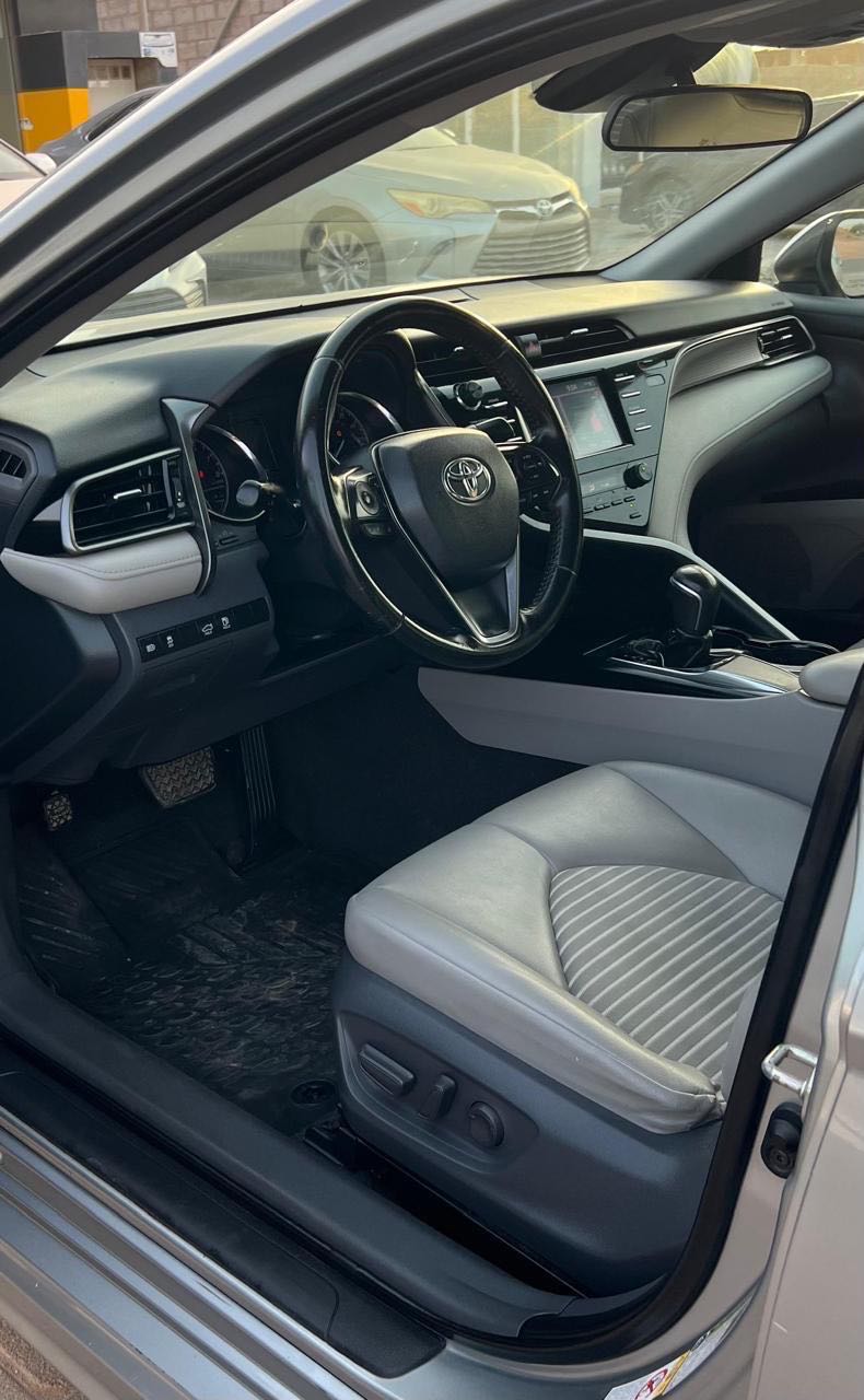 Car Image 2019 TOYOTA CAMRY SE