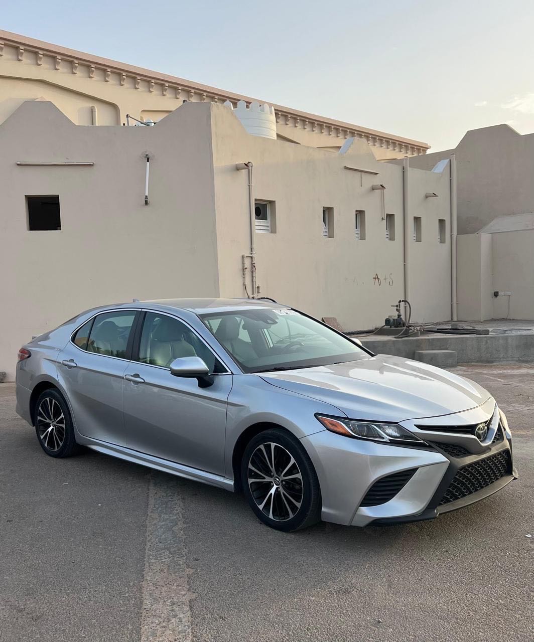 Car Image 2019 TOYOTA CAMRY SE