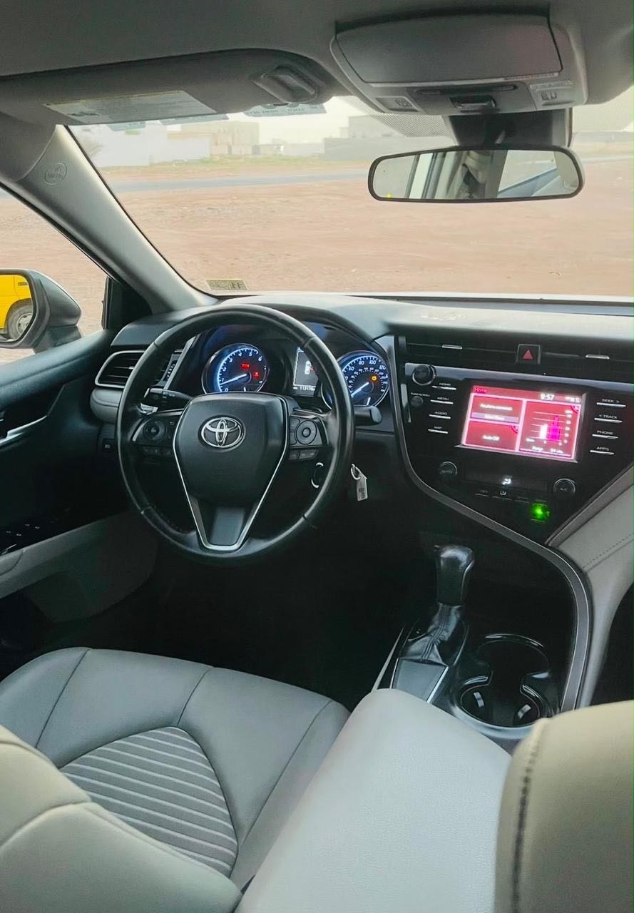 Car Image 2019 TOYOTA CAMRY SE