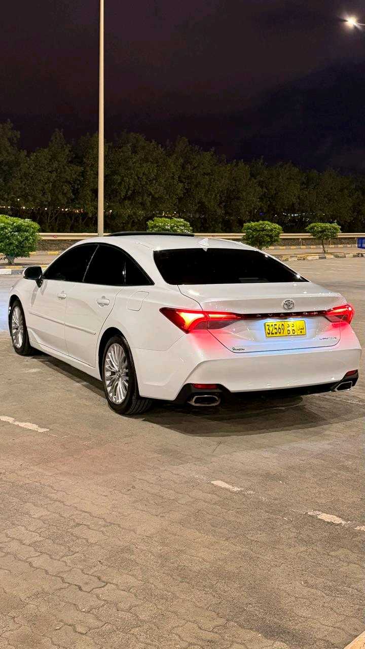 Car Image 2019 TOYOTA AVALON LIMITED