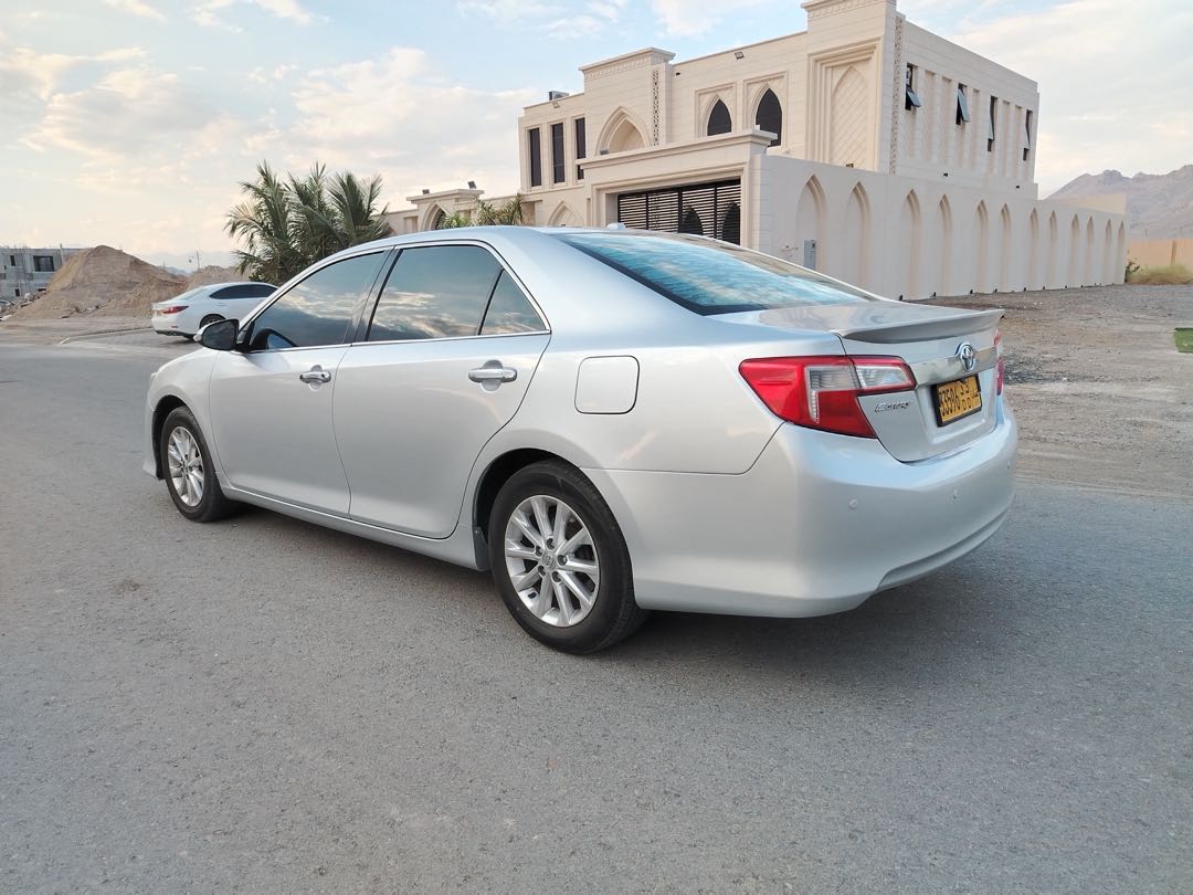 Car Image 2014 TOYOTA CAMRY GL