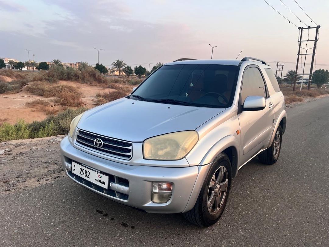 Car Image 2005 TOYOTA RAV4 