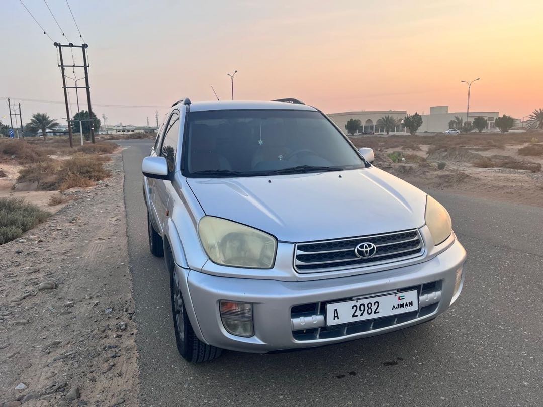 Car Image 2005 TOYOTA RAV4 