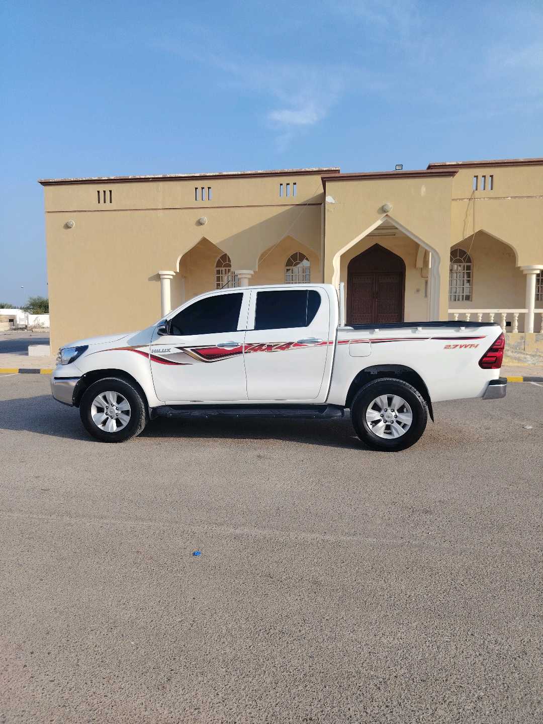 Car Image 2019 TOYOTA HILUX 2.7