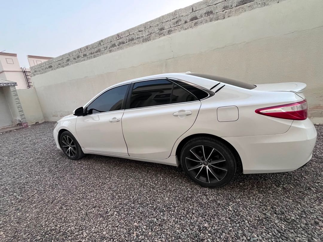 Car Image 2017 TOYOTA CAMRY SE