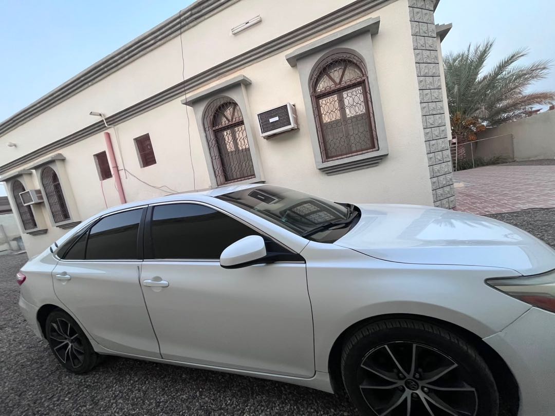 Car Image 2017 TOYOTA CAMRY SE