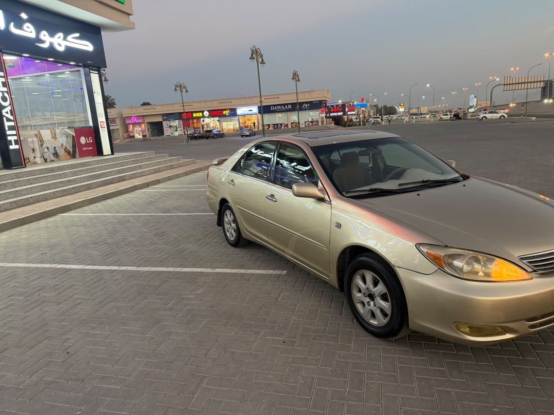 Car Image 2002 TOYOTA CAMRY SE