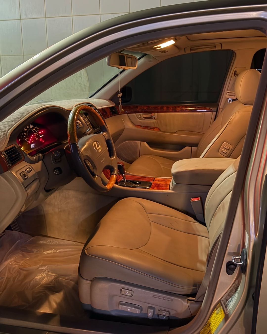 Car Image 2002 LEXUS LS 430