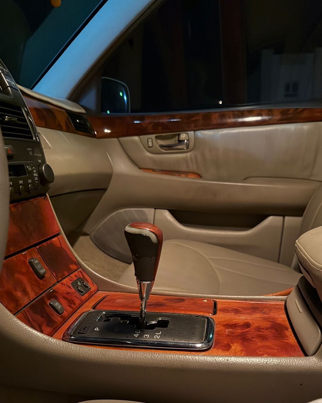 Car Image 2002 LEXUS LS 430