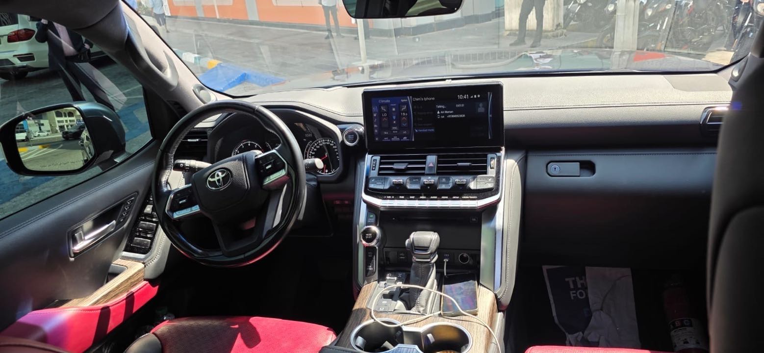 Car Image 2023 TOYOTA LAND CRUISER VX.R