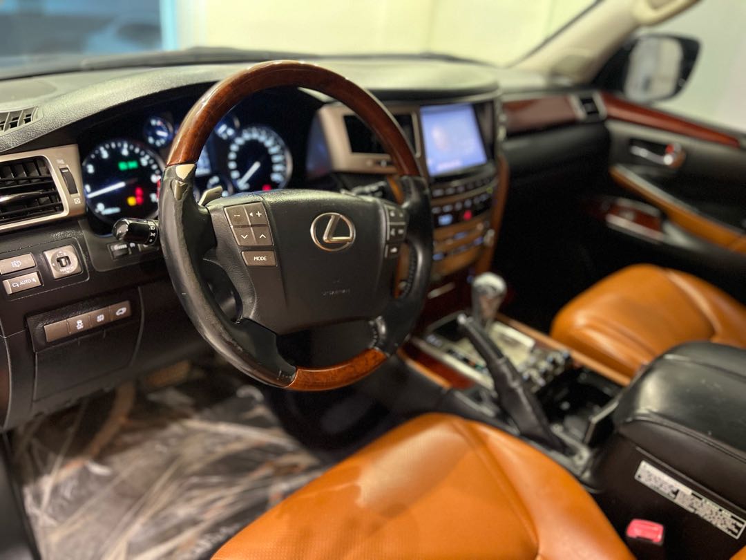Car Image 2013 LEXUS LX 570 Luxury