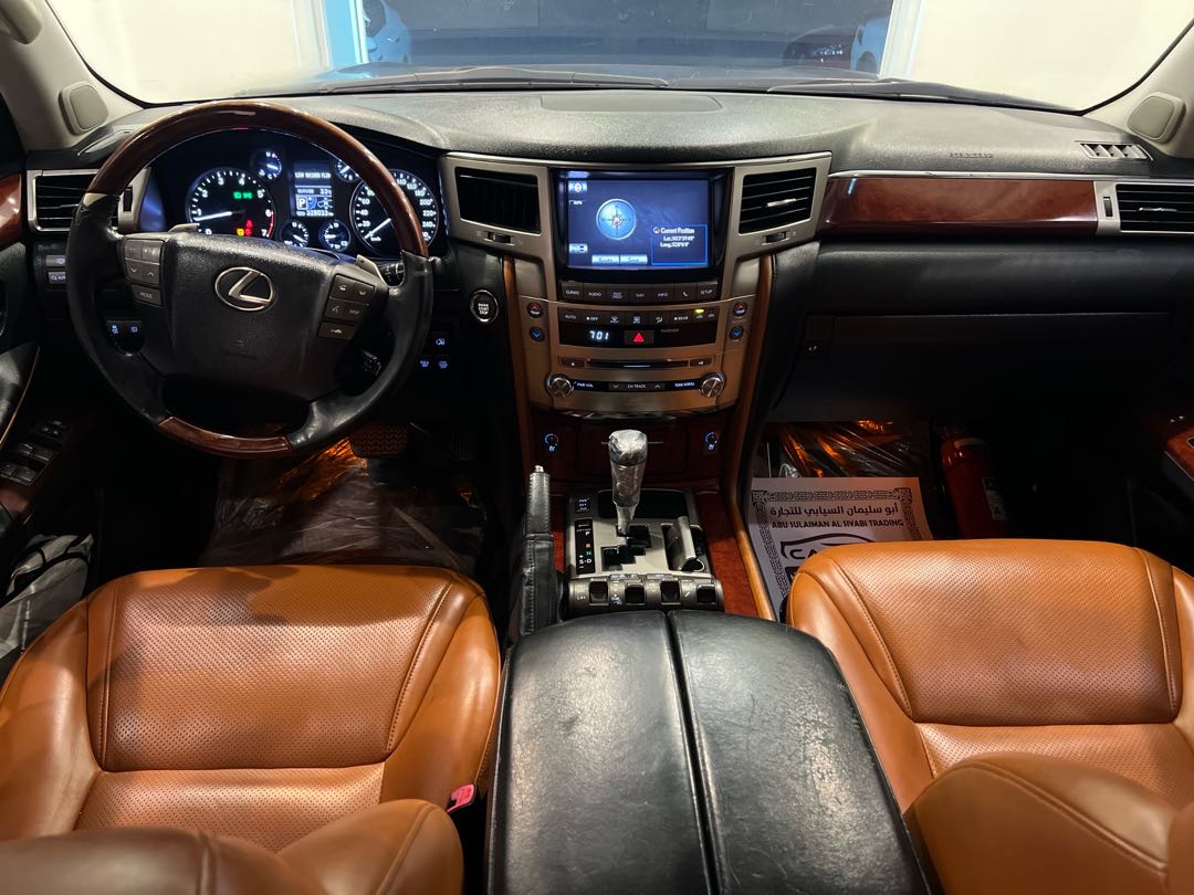 Car Image 2013 LEXUS LX 570 Luxury